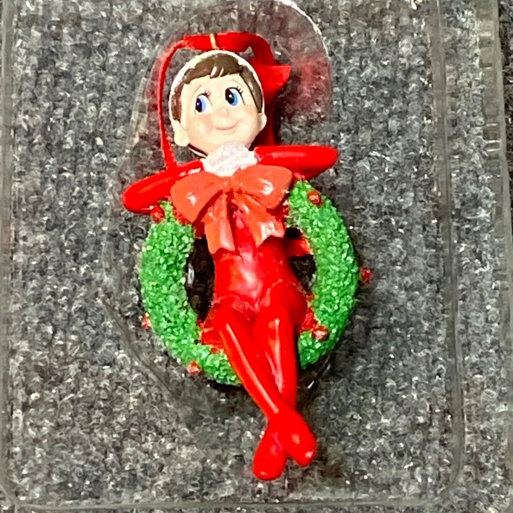 2014 Department 56 Elf on the Shelf Scout Elf in‎ Wreath Tree Ornament NIB NOS